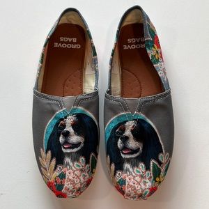Groove Bags - puppy slip ons,‎ floral details, 7.5M, 9W